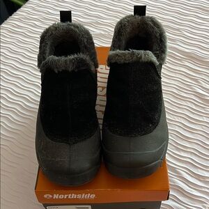 Northside Black and Gray Winter Boots